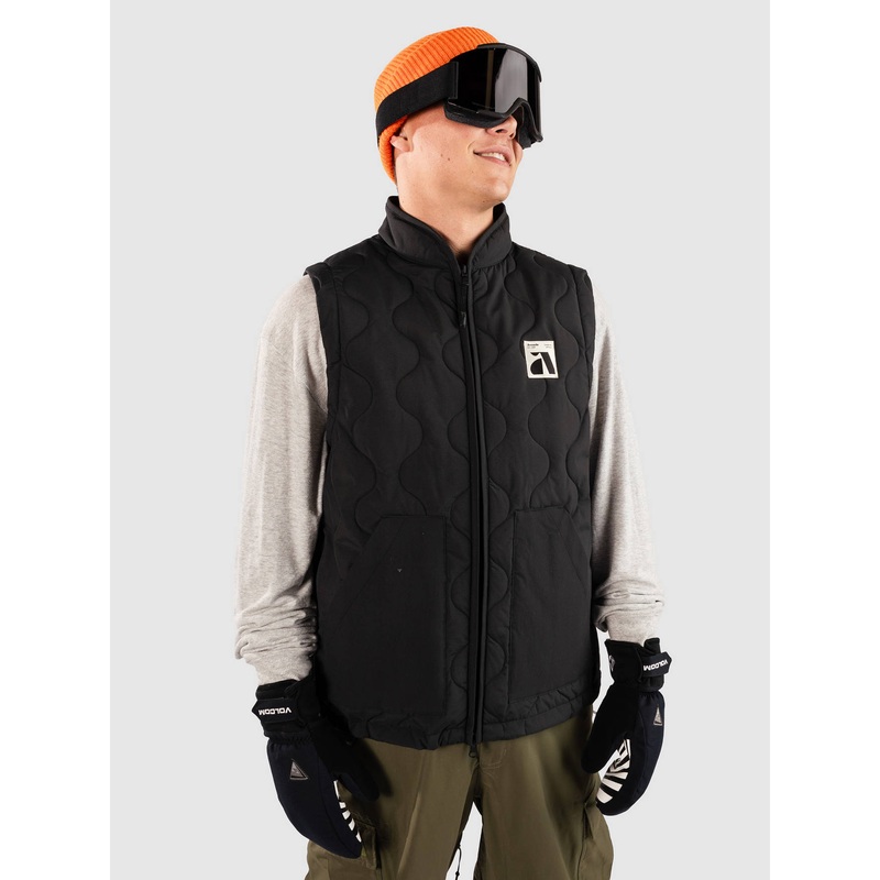 Yowler Fleece Vest–black