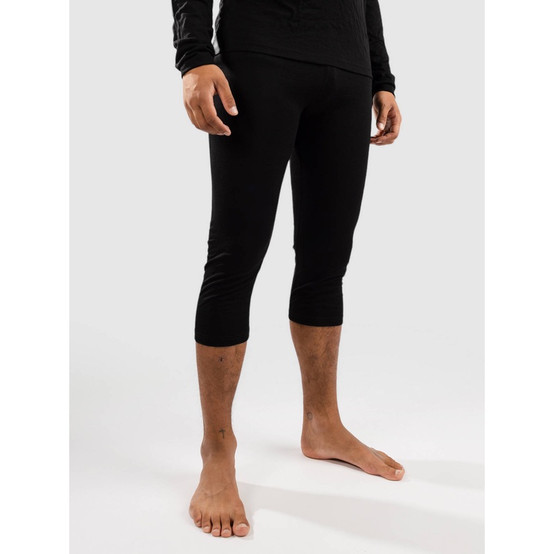 Aero 3/4 Base Layer Bottoms–black